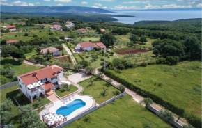 Four-Bedroom Holiday home with Sea View in Krnica